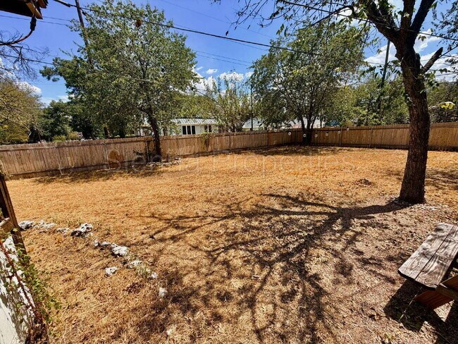 Building Photo - 1509 Willow St