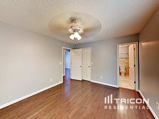 Building Photo - 203 Brookside Dr