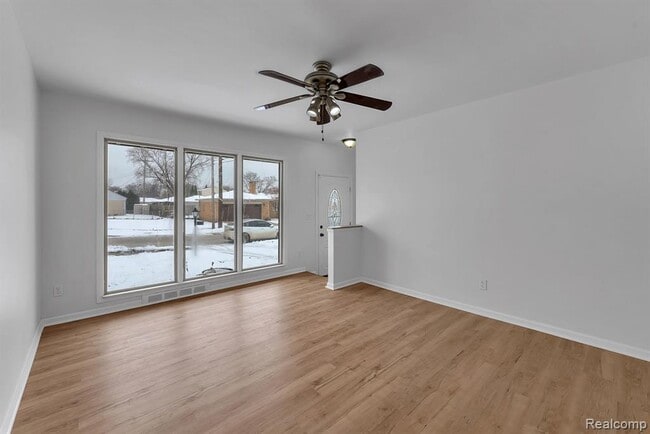 Building Photo - 32658 Kathryn St