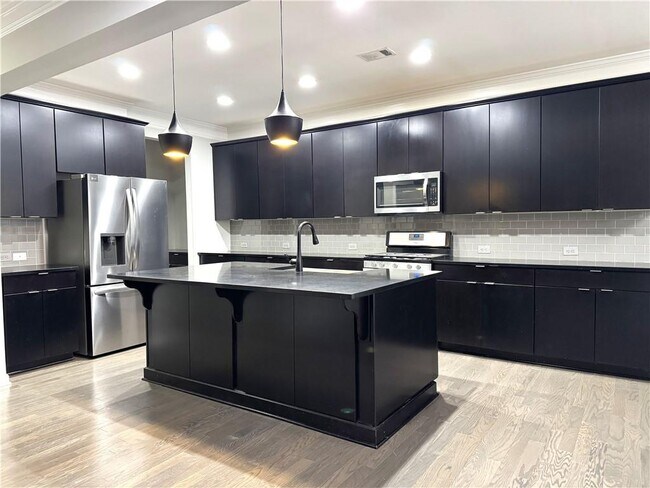 Building Photo - 920 Grove Valley Dr