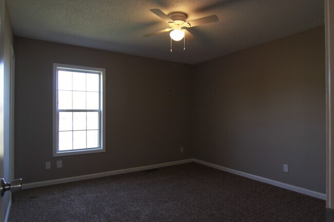 Building Photo - 3 Bedroom Pet Friendly Home For Rent Near ...