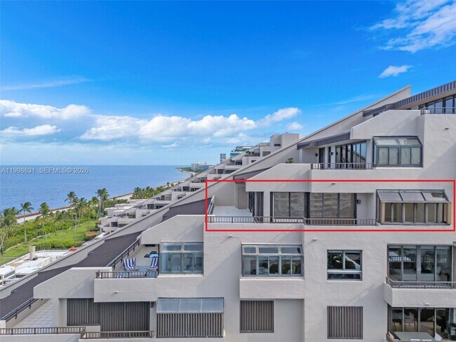 Building Photo - 251 Crandon Blvd