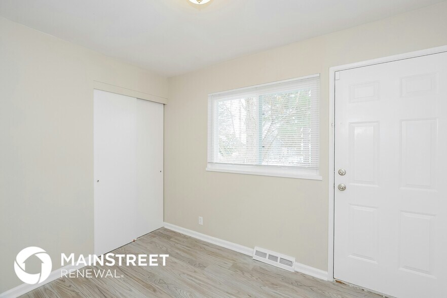 Building Photo - 8003 E 90th Terrace