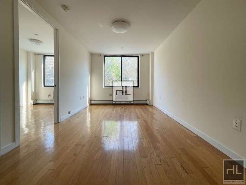 Primary Photo - E. Williamsburg Affordable Full-Amenity Bl...
