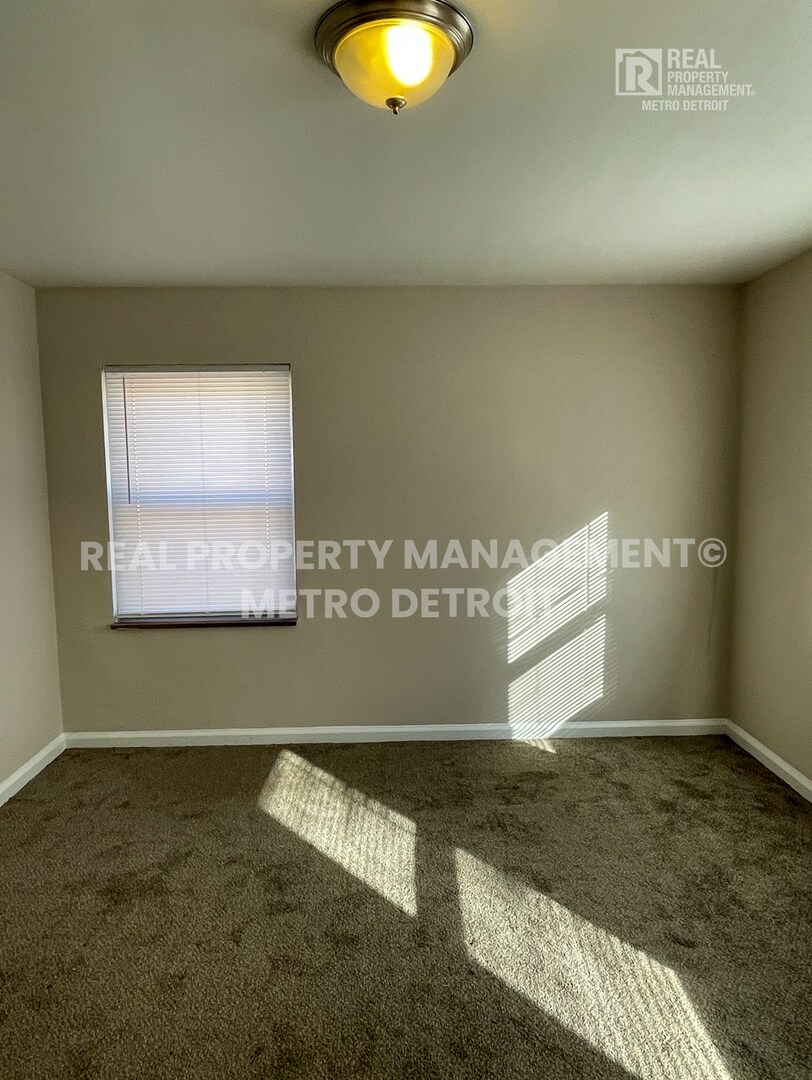 Building Photo - 18935 Indiana St