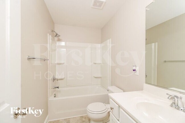 Building Photo - 4715 Romara Dr