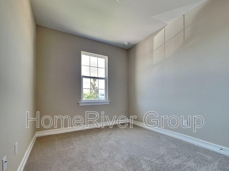 Building Photo - 1098 Enbrook Lp