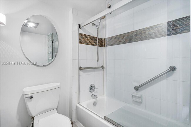 Building Photo - 3375 N Country Club Dr
