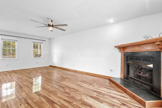 Building Photo - 5824 Silver Fox Ln