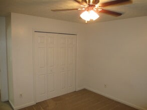 Building Photo - 33 Colt Ct
