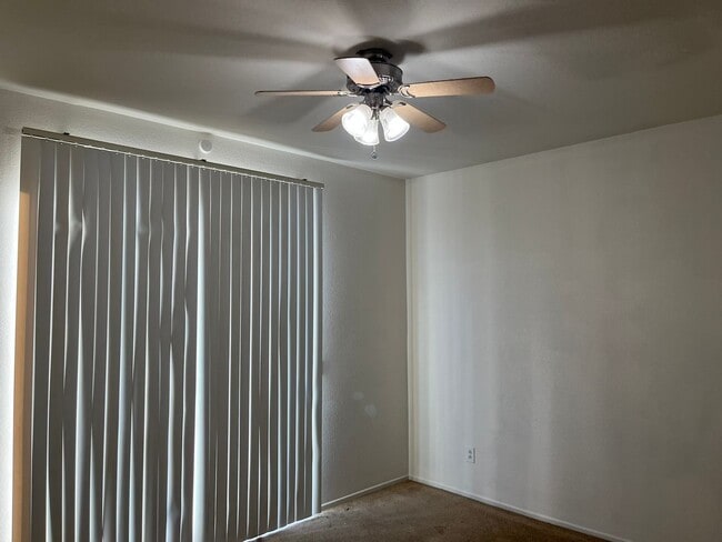 Building Photo - COMING SOON! 3 bedroom- 2 bath Home in Victorville!