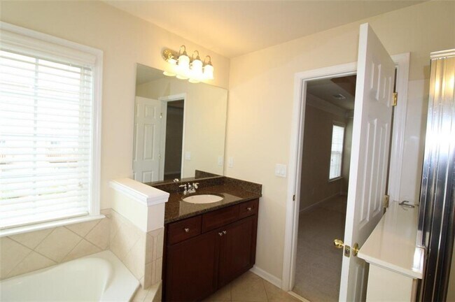 Building Photo - 10752 Camarilla Ct