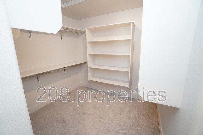 Building Photo - 245 E Caldera St