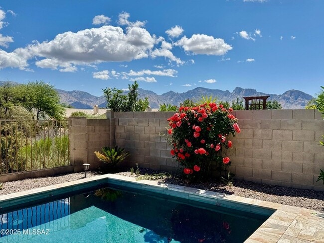 Building Photo - 12768 N Lantern Way