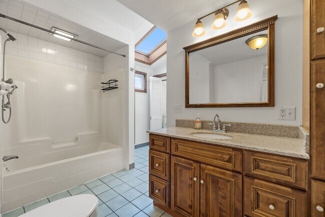 Building Photo - 12 Wright St