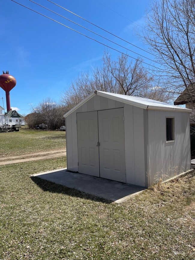 Building Photo - 3 Bedroom House in Kenmare, ND!