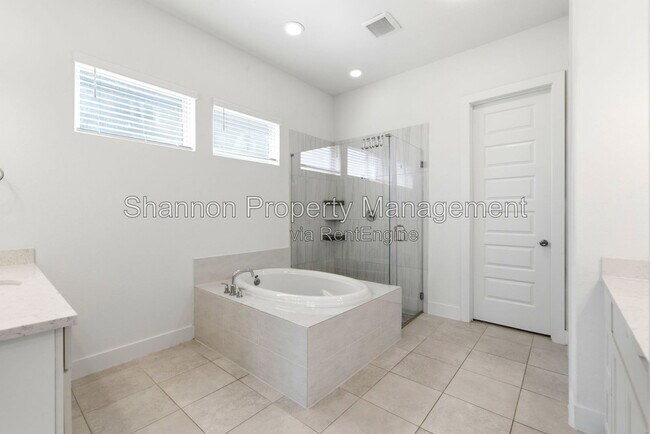 Building Photo - 24610 Bardona Way