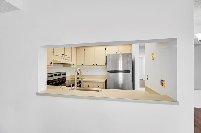 Building Photo - 7226 Golf Colony Ct