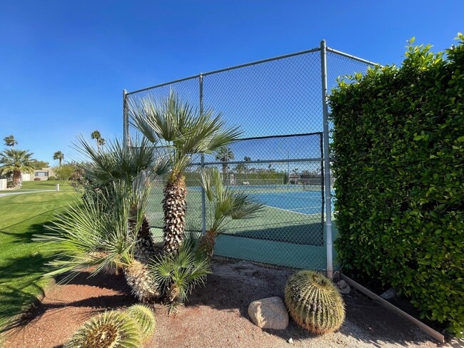 Building Photo - 837 N Calle De Pinos