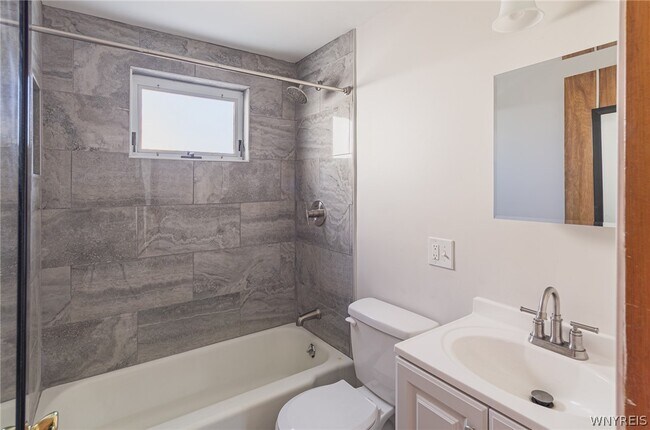 Building Photo - 279 Irvington Dr