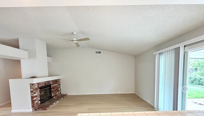 Building Photo - 8079 Darien Cir