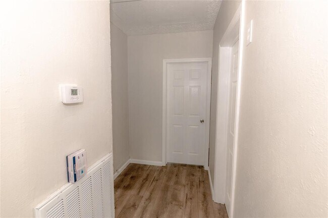 Building Photo - 200 W James Ave