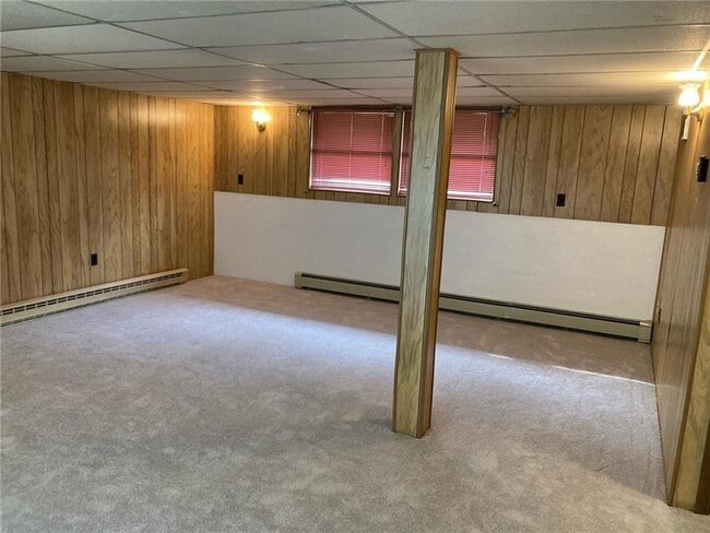 Building Photo - 325 Owen Dr