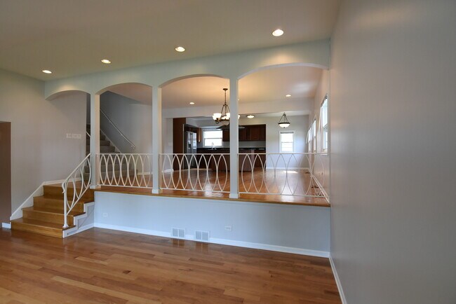 Building Photo - 1702 N Waterman Ave