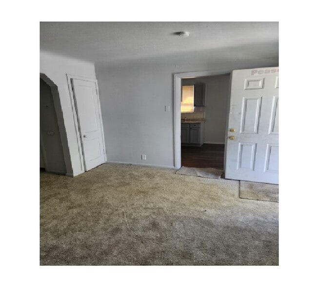 Building Photo - 19934 Rosemont Ave