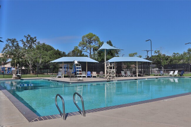 Building Photo - 2706 S Brompton Dr