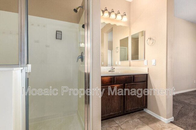 Building Photo - 7510 S 27th Way