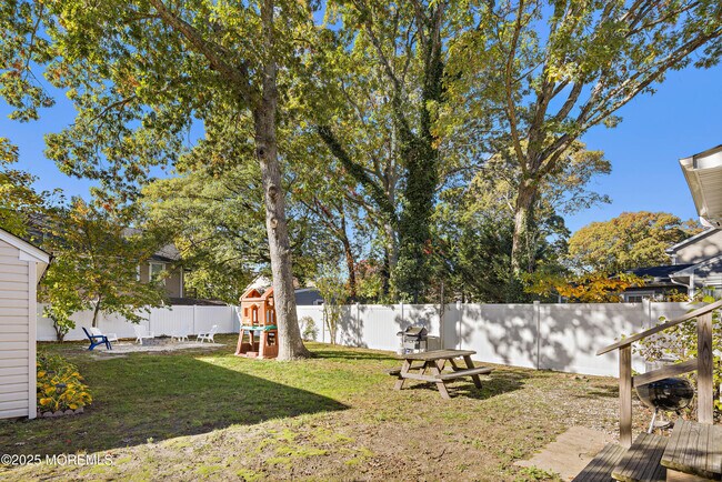 Building Photo - 311 River Ave