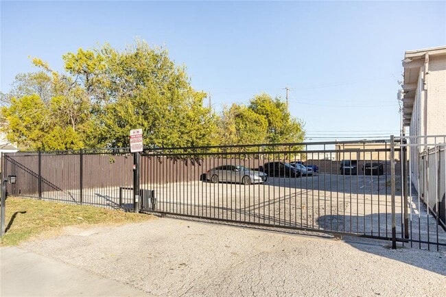 Building Photo - 7945 Gault St