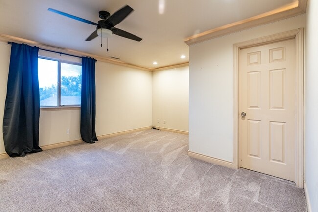 Building Photo - 2070 Pannier Ct