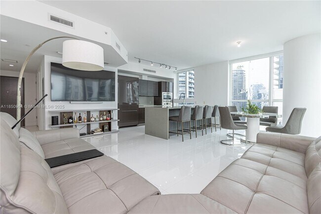 Building Photo - 1080 Brickell Ave