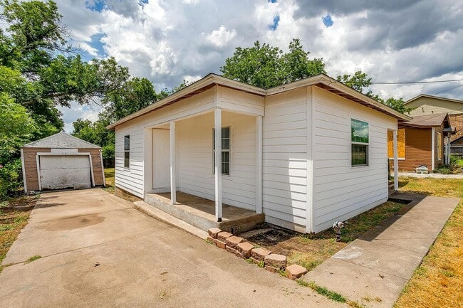 Building Photo - Amazing 2 Bed- 1 Bath Home in West Fort Wo...