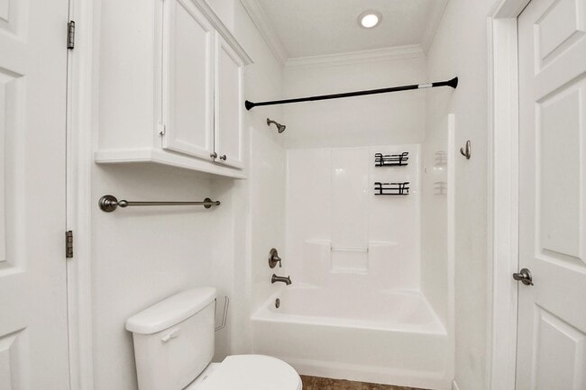 Building Photo - 228 Greenleaf St