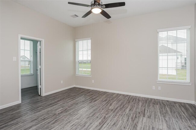 Building Photo - 18127 Cypress Hill Dr