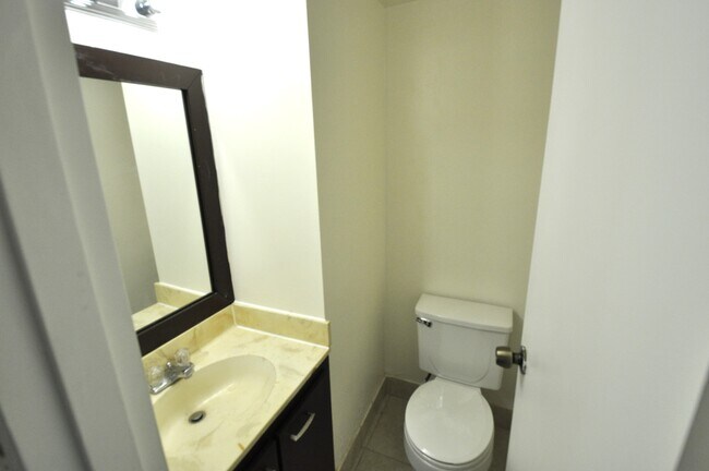 Building Photo - 4354 NW 9th Ave