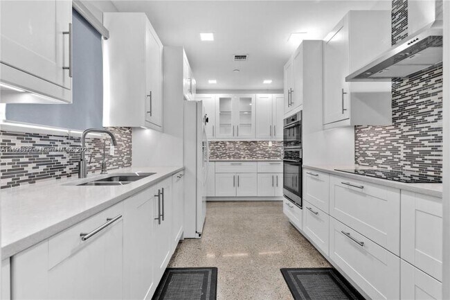 Building Photo - 3 bedroom in North Miami FL 33162