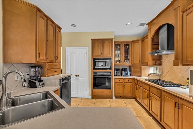 Building Photo - 13703 Layton Hills Dr