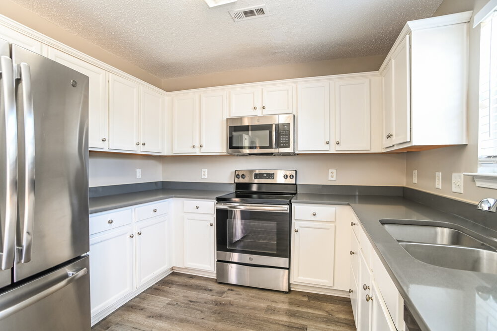 Building Photo - 913 River Trail Rd