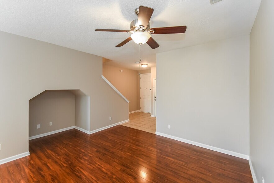 Building Photo - 2326 Sunset Bluff Dr