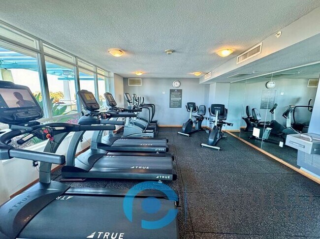 Building Photo - 850 Beech St