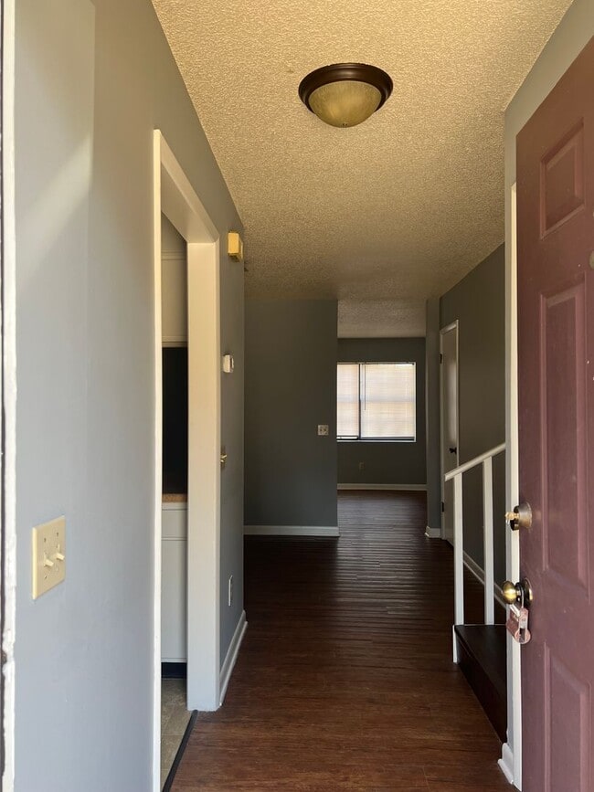 Building Photo - 108 Ridgeway Dr