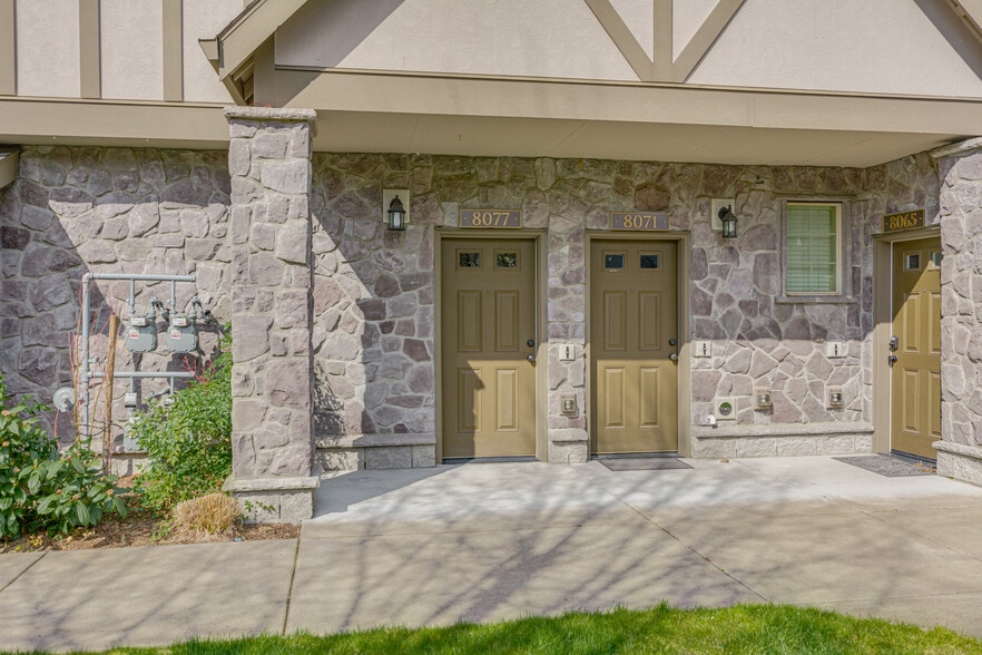 Building Photo - 8077 NE Miriam Way