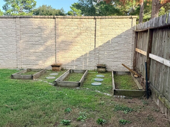 Building Photo - 19202 Poplar Trails Ln