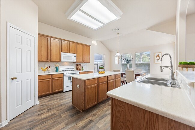 Building Photo - 18739 Appletree Ridge Rd