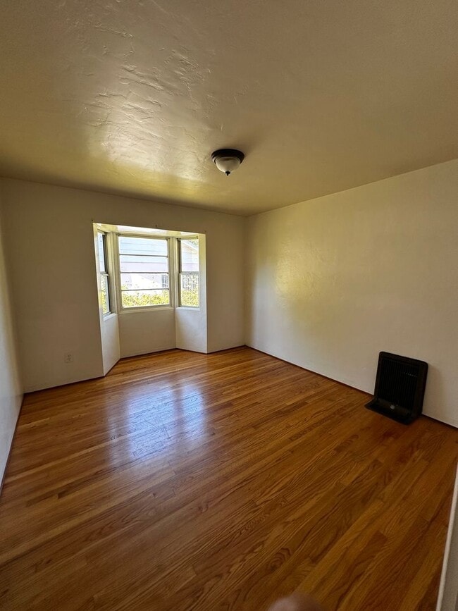 Building Photo - Charming Southside Home