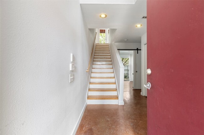 Building Photo - 6935 Yellowstone Way Dr